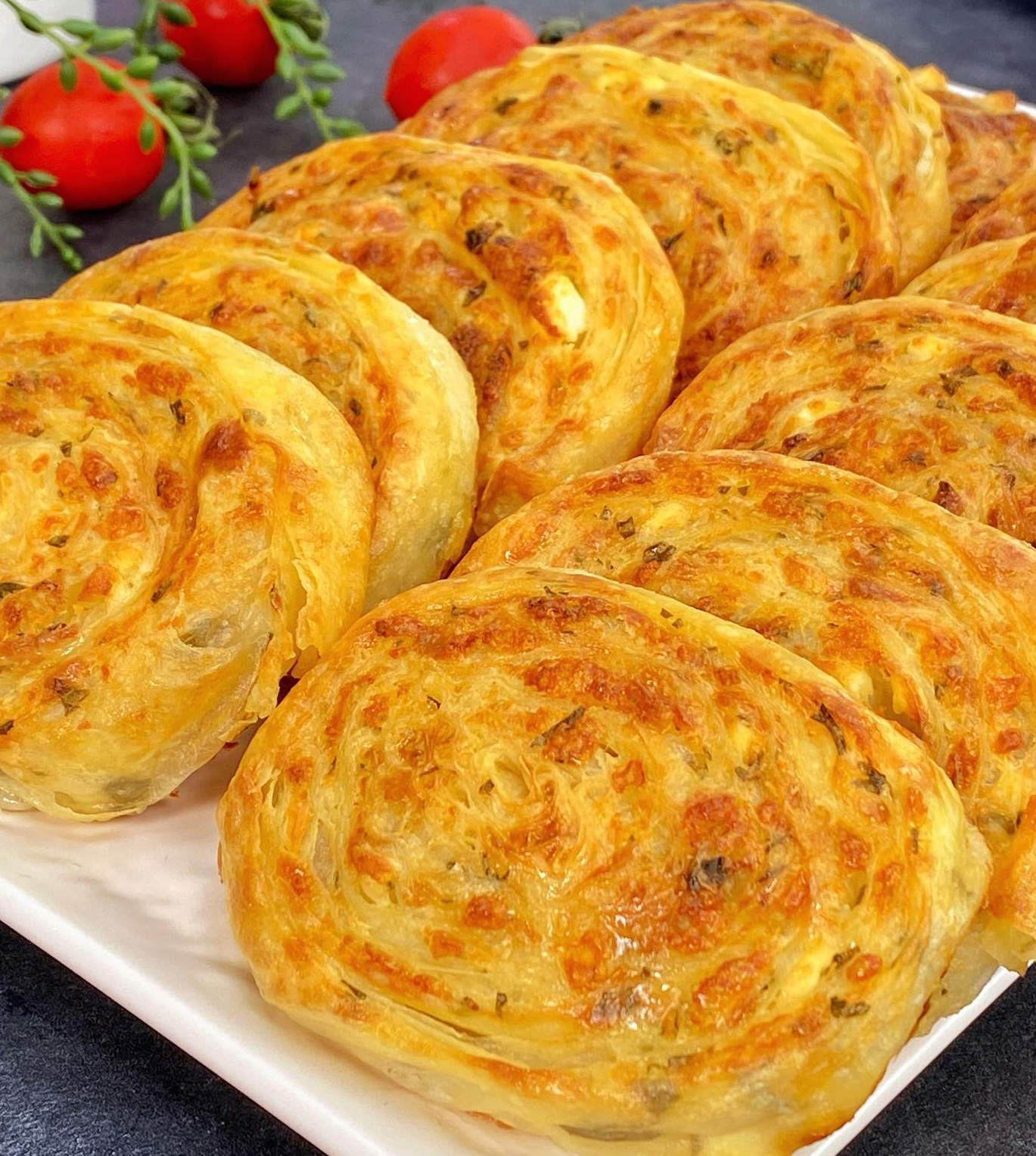 Puf Puf Sodalı Dilim Börek Tarifi - YemekEv.com